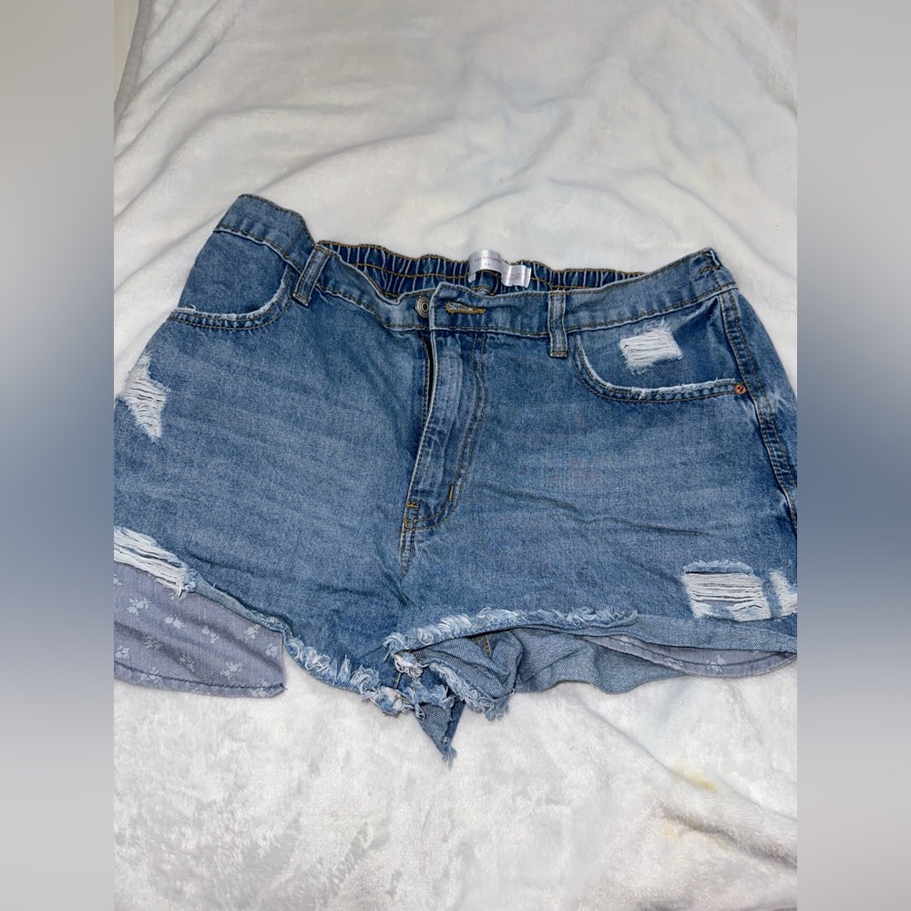 No Boundaries Size 15 Jean Shorts 🌻